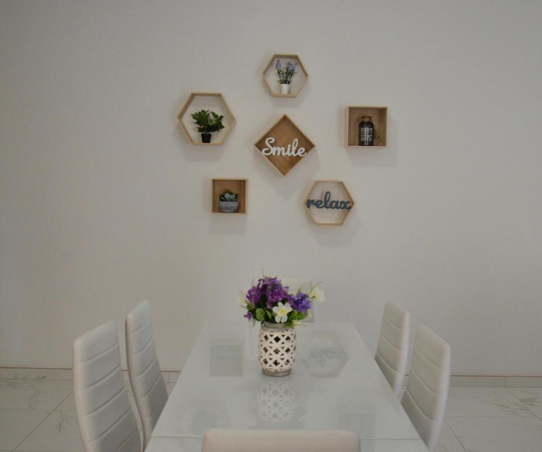 Lorenza Letting Apartment 마르사실로크 외부 사진
